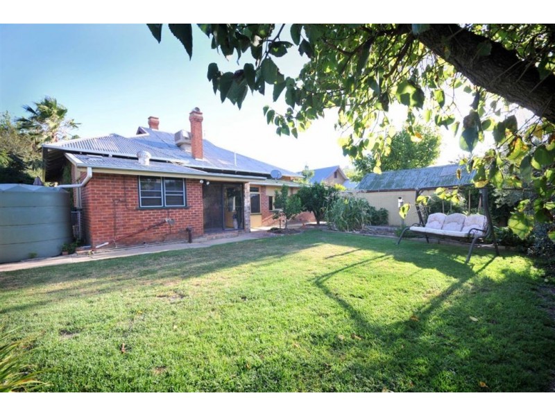 4 Edward Street, Culcairn NSW 2660
