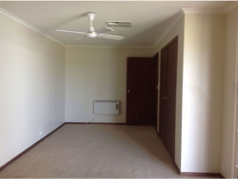 6 Lindisfarne court, Thurgoona NSW 2640