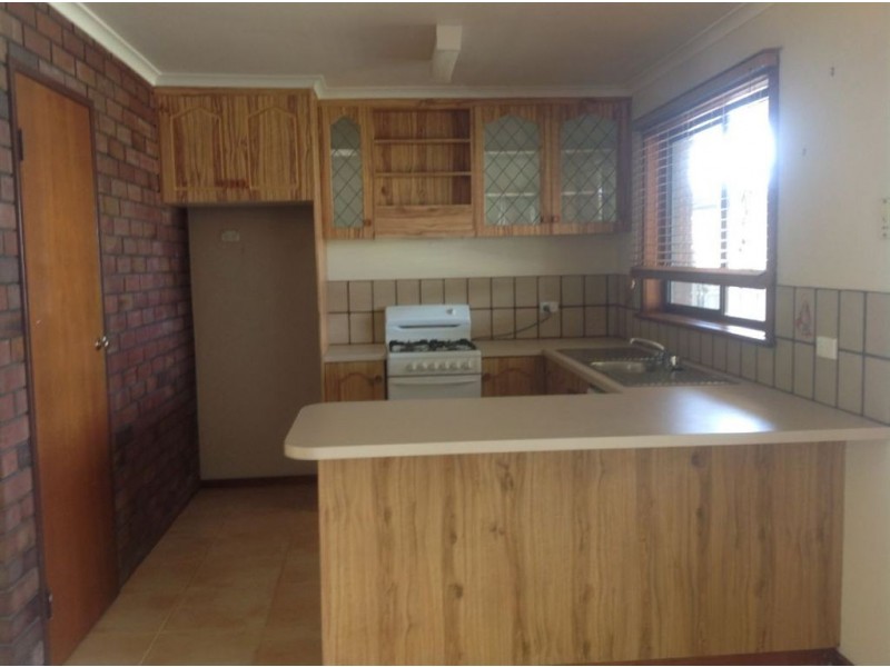 6 Lindisfarne court, Thurgoona NSW 2640
