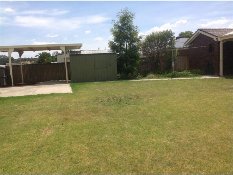 6 Lindisfarne court, Thurgoona NSW 2640