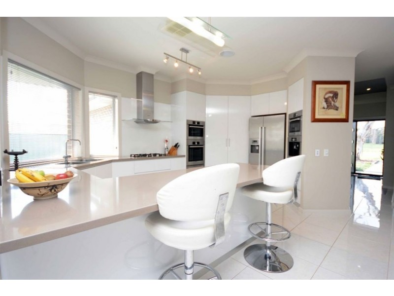 39 Kingfisher Court, Albury NSW 2640