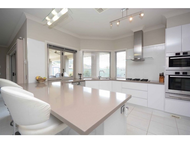 39 Kingfisher Court, Albury NSW 2640