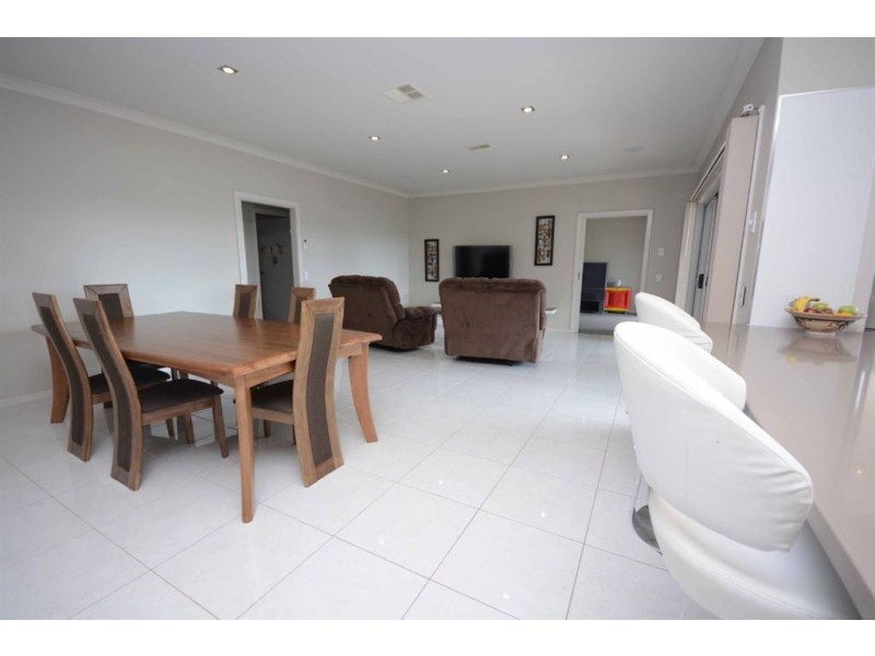 39 Kingfisher Court, Albury NSW 2640