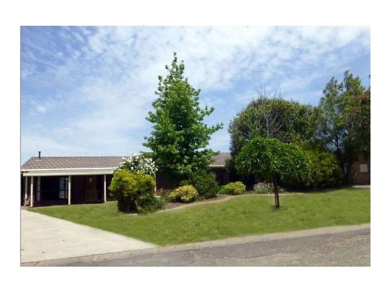 6 Lindisfarne Court, Thurgoona NSW 2640
