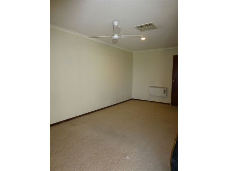 6 Lindisfarne Court, Thurgoona NSW 2640