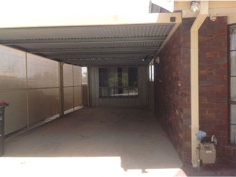 6 Lindisfarne Court, Thurgoona NSW 2640