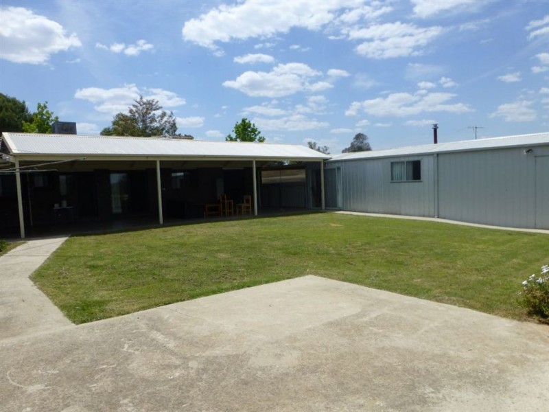 6 Lindisfarne Court, Thurgoona NSW 2640