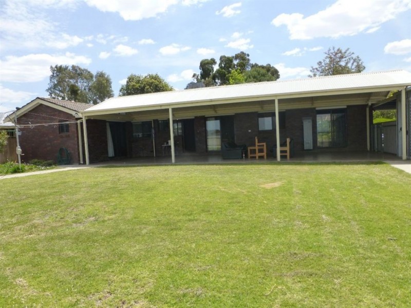 6 Lindisfarne Court, Thurgoona NSW 2640