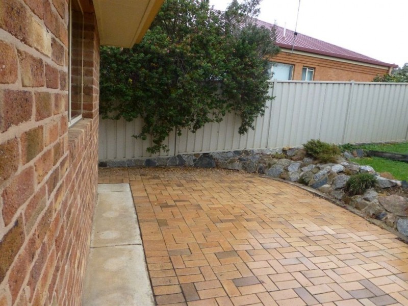 81 Crawshaw crescent, Lavington NSW 2641