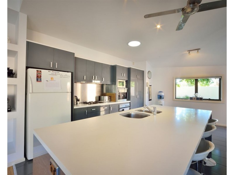 8 Gordon Grove, North Albury NSW 2640