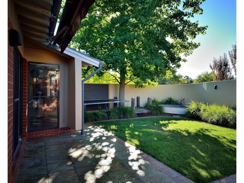 8 Gordon Grove, North Albury NSW 2640