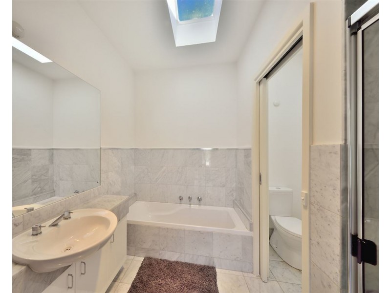 8 Gordon Grove, North Albury NSW 2640