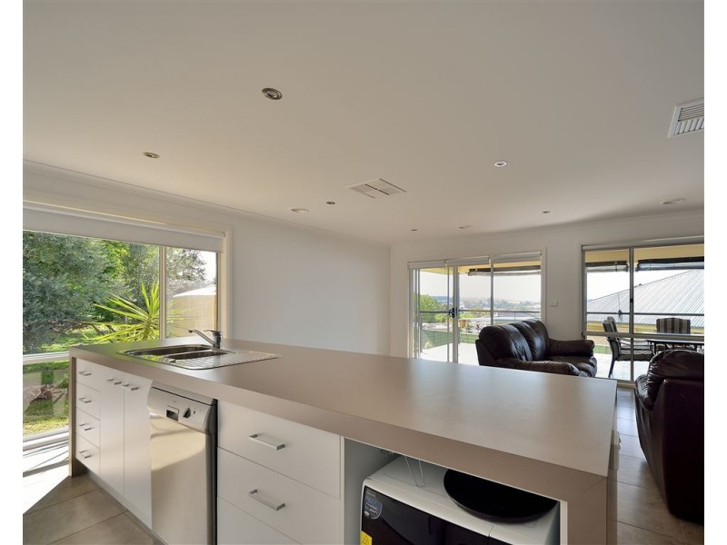 57 Mountain View Drive, Lavington NSW 2641