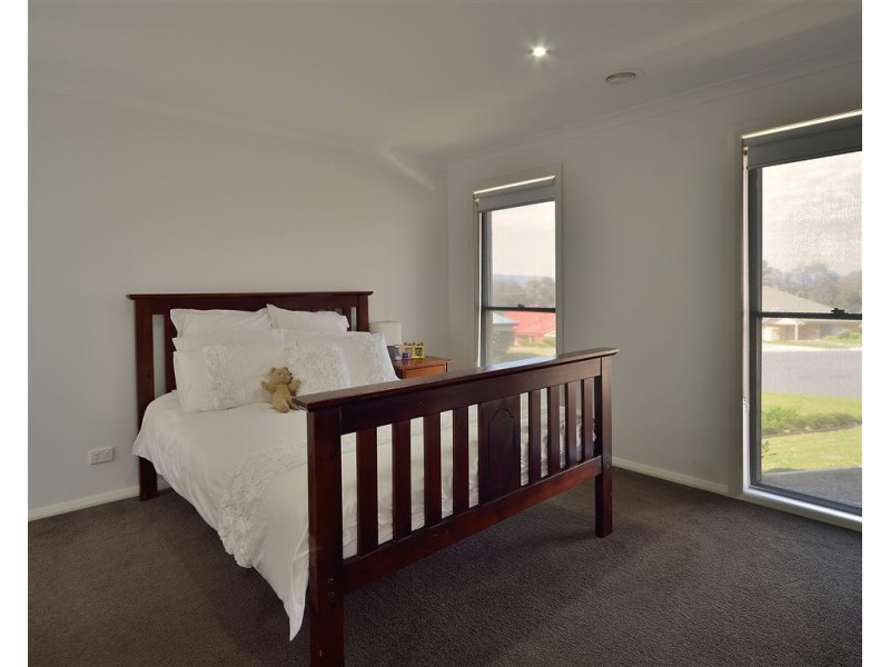 57 Mountain View Drive, Lavington NSW 2641
