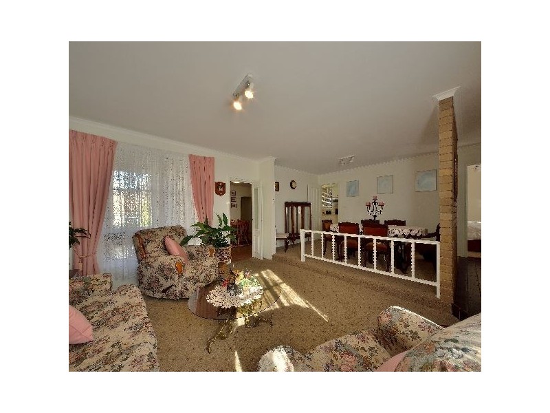 100 Kennedy Street,  Howlong, Howlong NSW 2643