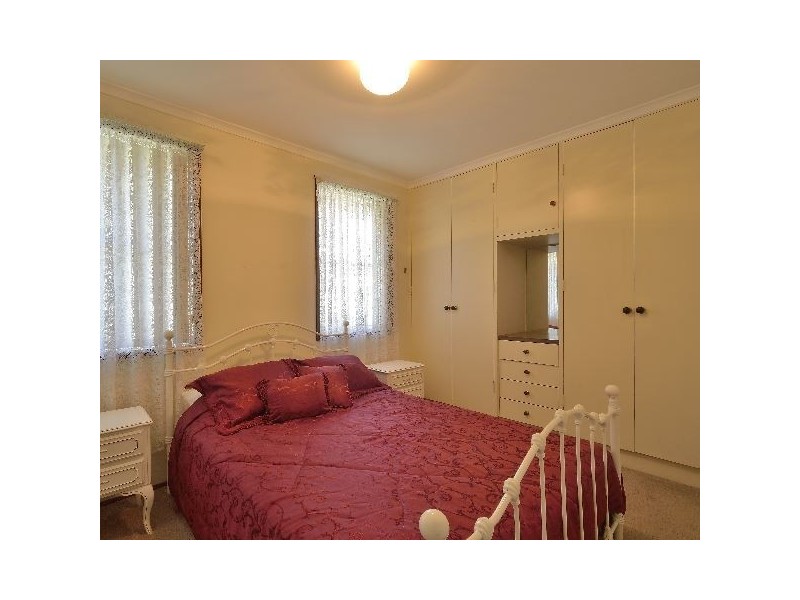 100 Kennedy Street,  Howlong, Howlong NSW 2643