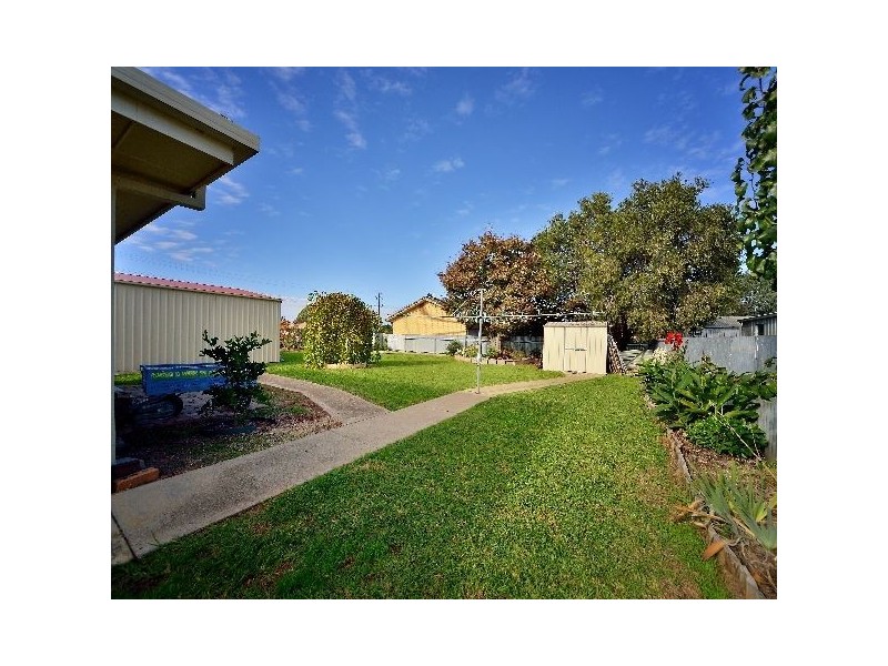 100 Kennedy Street,  Howlong, Howlong NSW 2643