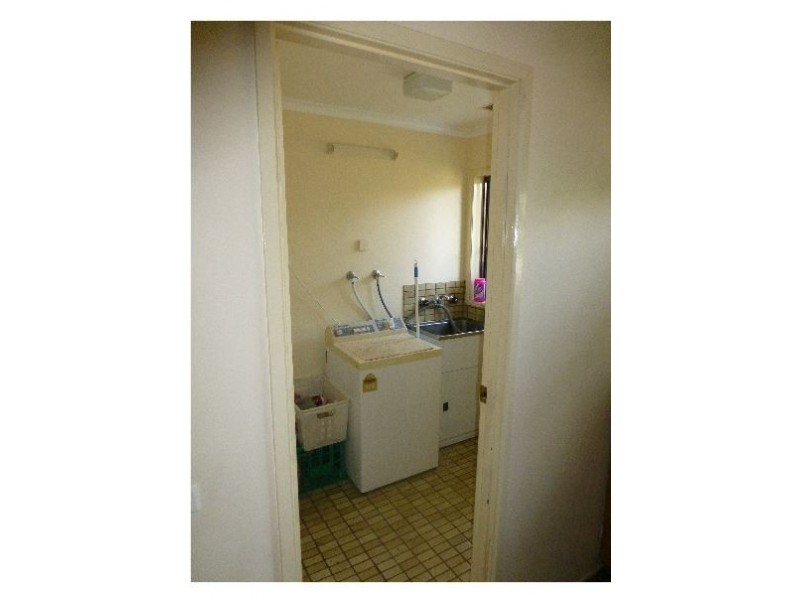 2/2 Serpentine Avenue, West Wodonga VIC 3690