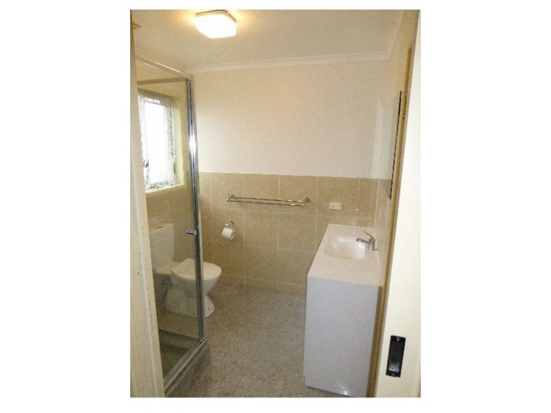 2/2 Serpentine Avenue, West Wodonga VIC 3690