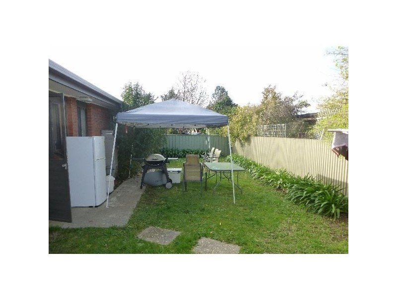 2/2 Serpentine Avenue, West Wodonga VIC 3690