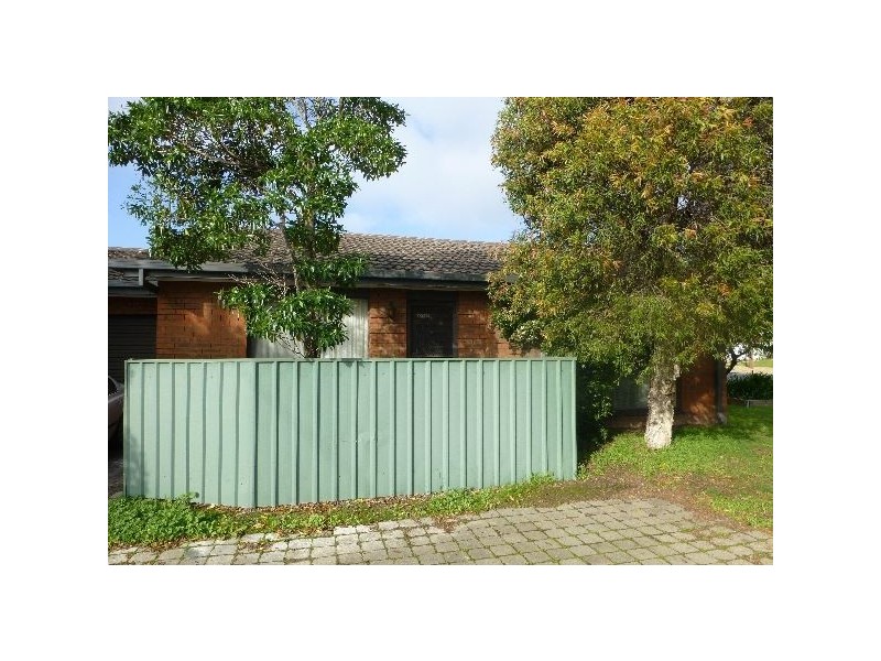 2/2 Serpentine Avenue, West Wodonga VIC 3690