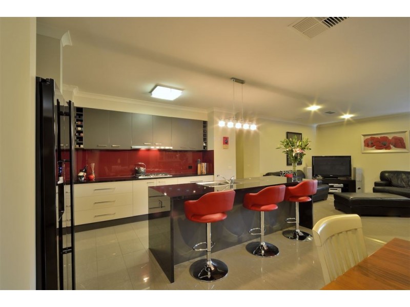 18 Black Springs Circuit, Albury NSW 2640