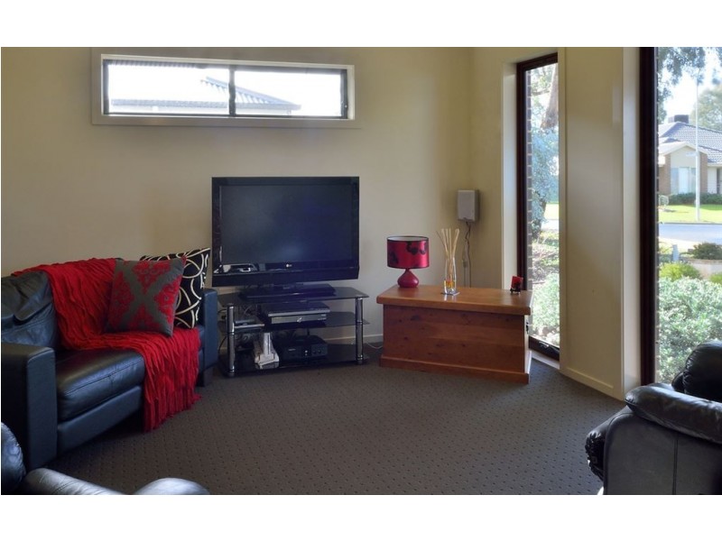 18 Black Springs Circuit, Albury NSW 2640