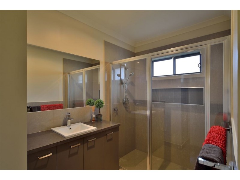 18 Black Springs Circuit, Albury NSW 2640