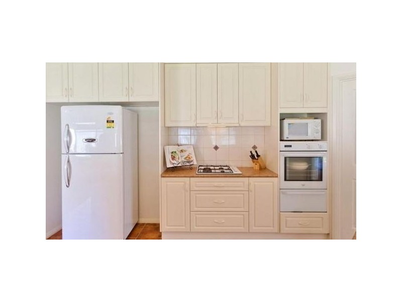 15 Winnell Court, Thurgoona NSW 2640