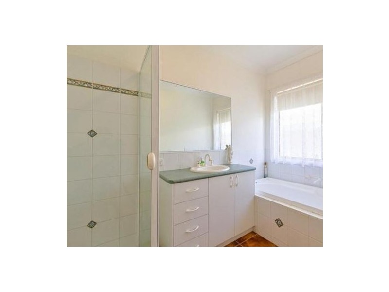 15 Winnell Court, Thurgoona NSW 2640