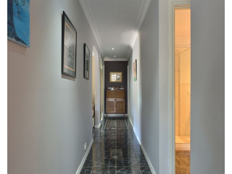 17 Kingfisher Court, East Albury NSW 2640