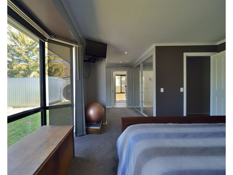 17 Kingfisher Court, East Albury NSW 2640