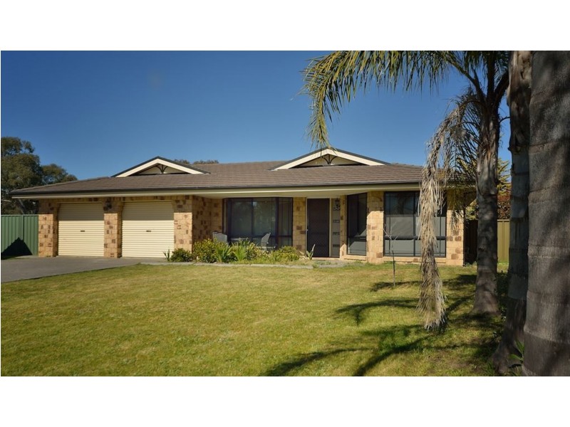 17 Kingfisher Court, East Albury NSW 2640