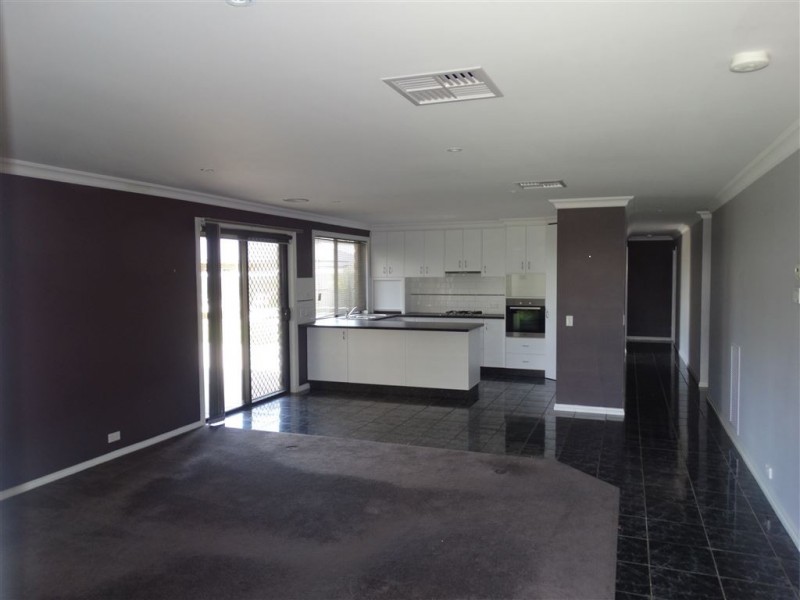 17 Kingfisher Court, East Albury NSW 2640