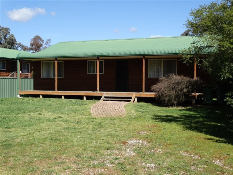 3 Tokes Crescent, Dartmouth VIC 3701