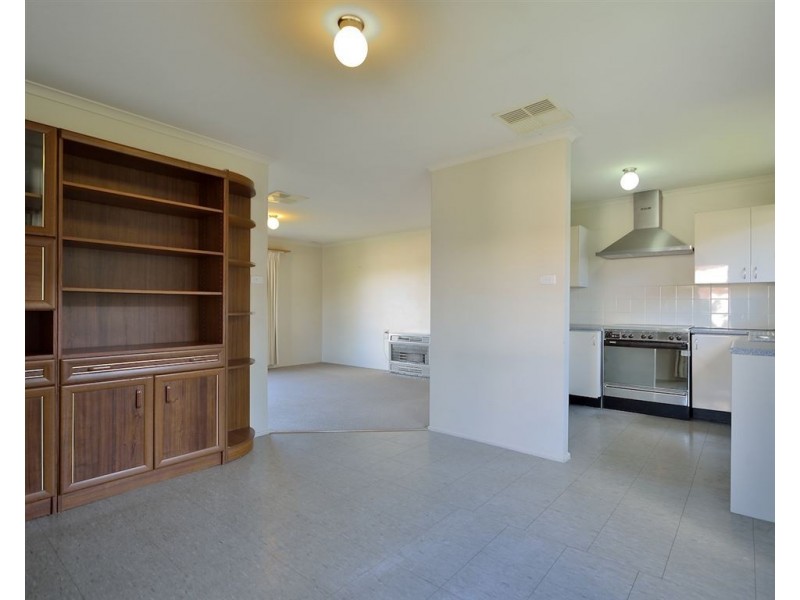 16 Banksia Street, West Albury NSW 2640