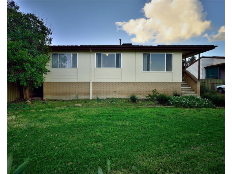 16 Banksia Street, West Albury NSW 2640