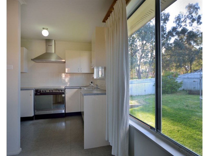 16 Banksia Street, West Albury NSW 2640