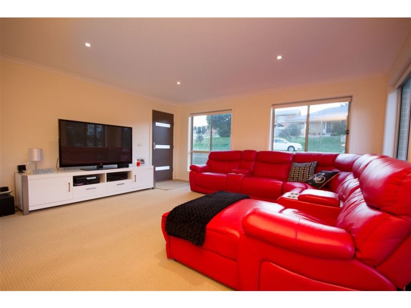 6 Briwood Court, West Albury NSW 2640