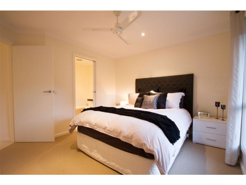 6 Briwood Court, West Albury NSW 2640