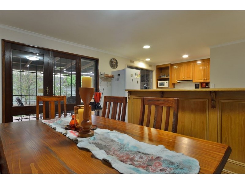 335 Parkland Cres, Lavington NSW 2641