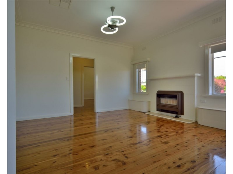 27 Commercial Street, Walla Walla NSW 2659