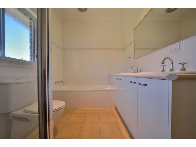 27 Commercial Street, Walla Walla NSW 2659