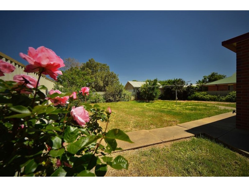 27 Commercial Street, Walla Walla NSW 2659