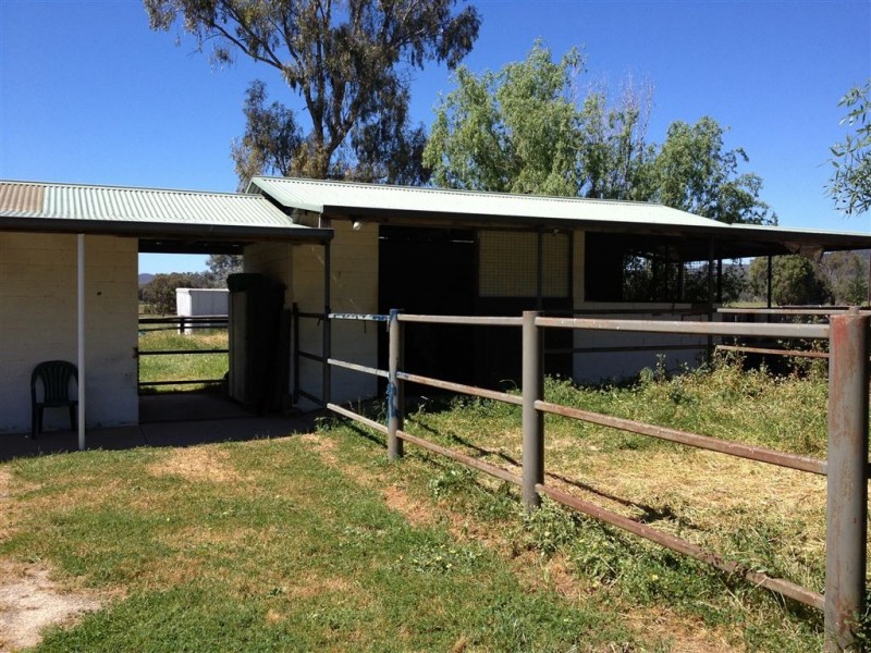 216 Settlers Road, Chiltern VIC 3683