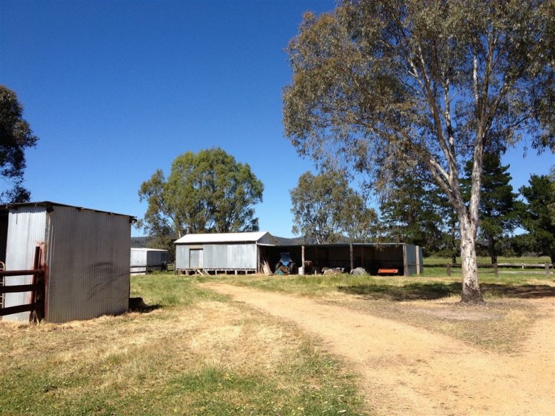 216 Settlers Road, Chiltern VIC 3683