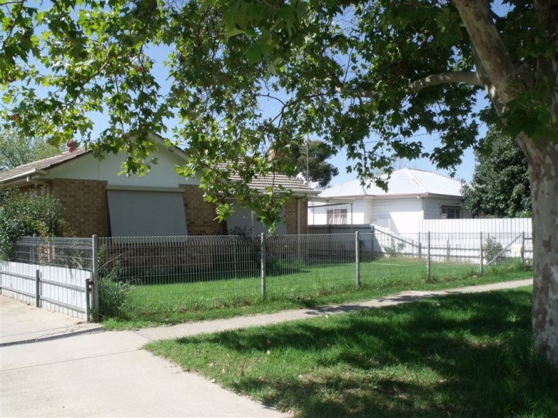 348 Urana Road, Lavington NSW 2641