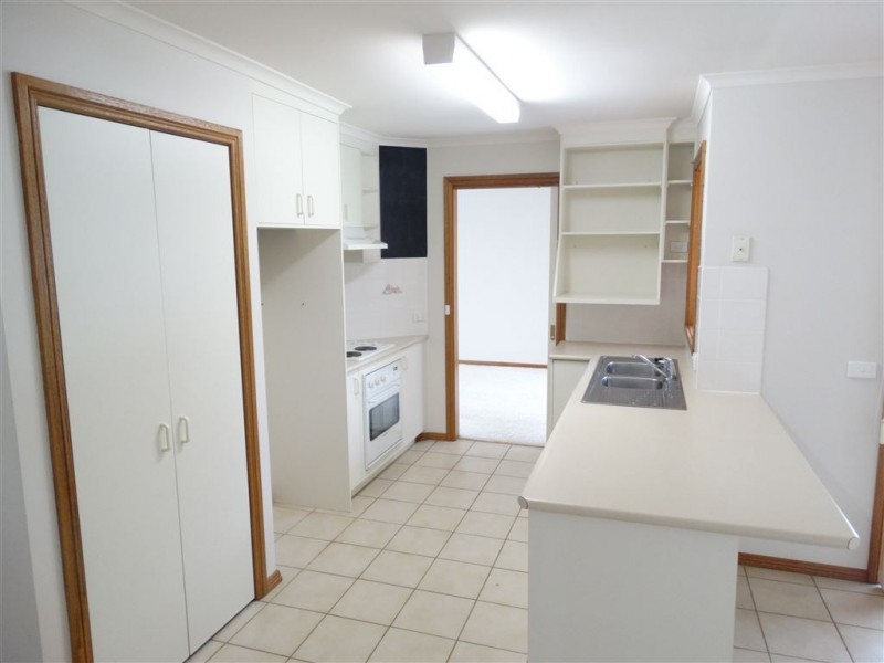 88 Crawshaw Cres, Lavington NSW 2641