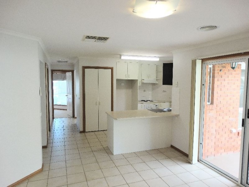 88 Crawshaw Cres, Lavington NSW 2641
