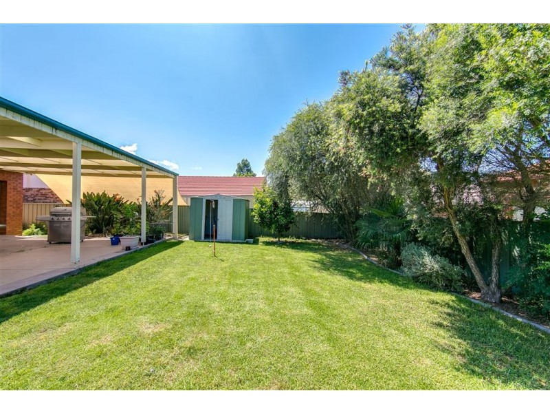 88 Crawshaw Cres, Lavington NSW 2641